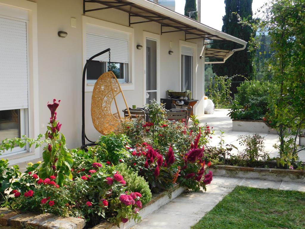 Olga's Hill * Perama (Corfu)